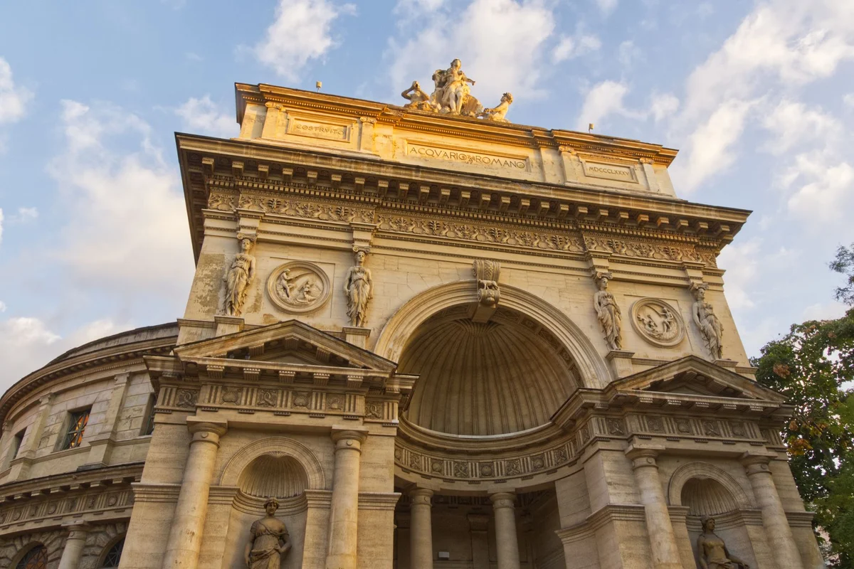 Triumphal Arch view 2