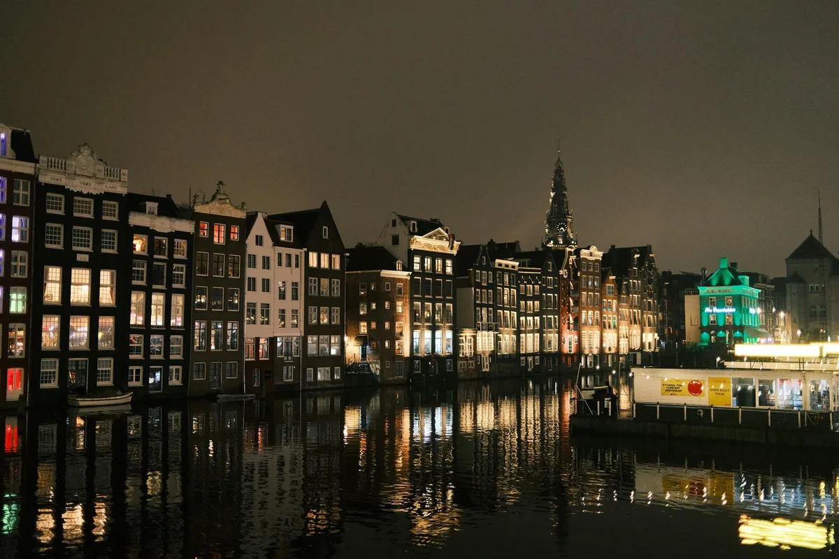Amsterdam Canals feature