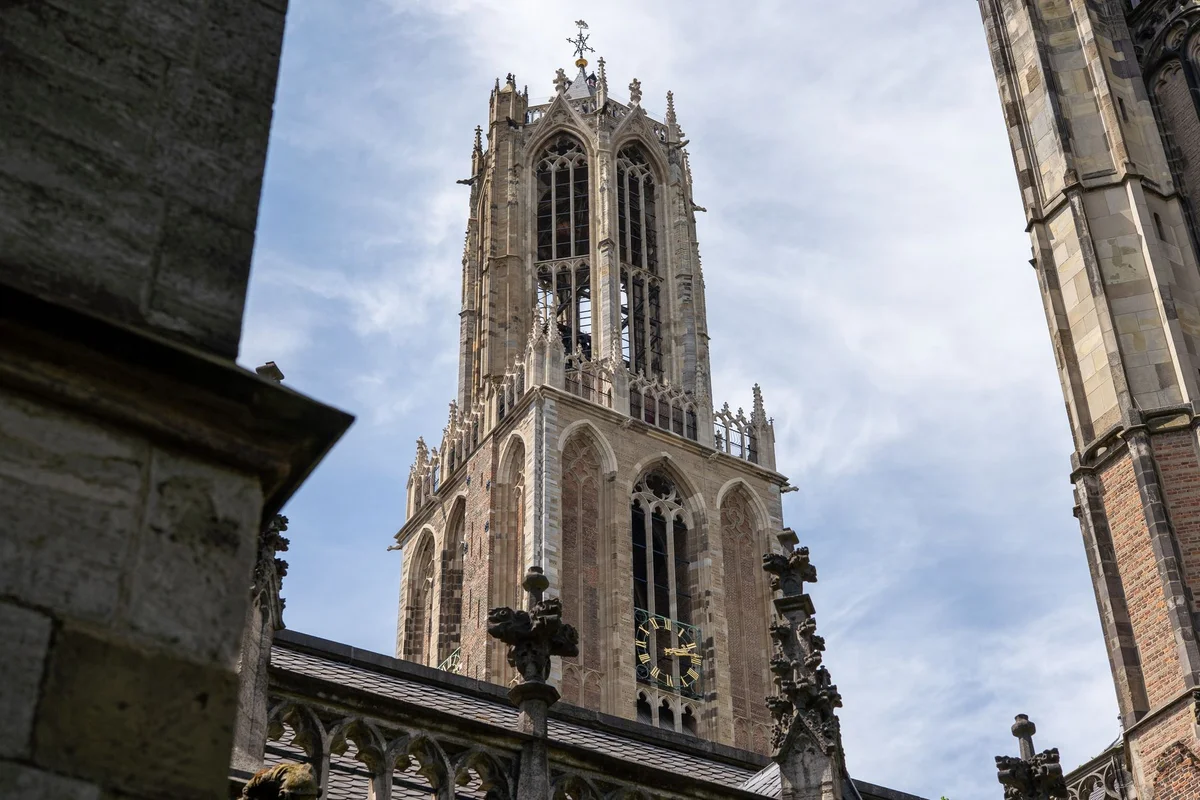 Dom Tower feature