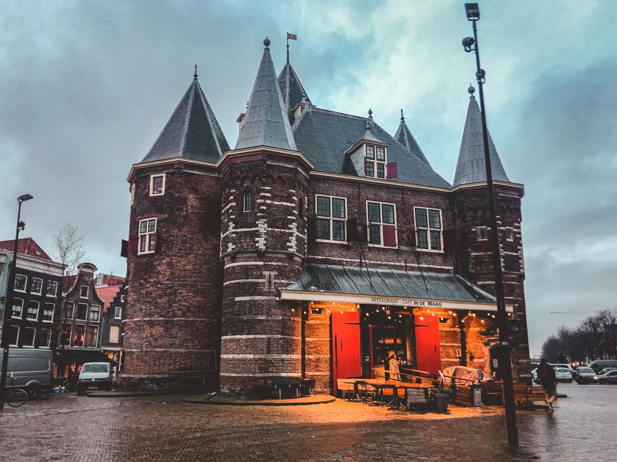 Nieuwmarkt feature