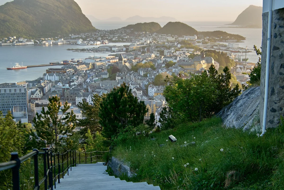 Aksla Viewpoint feature