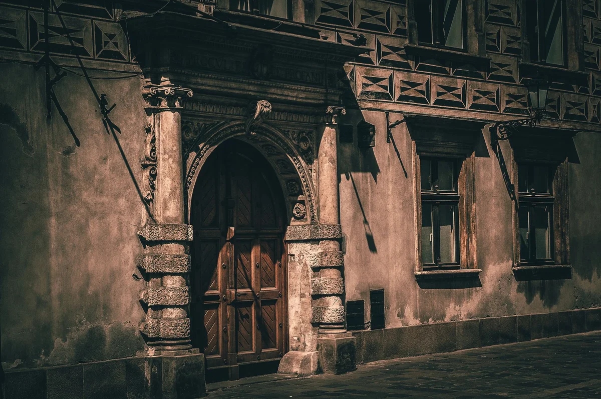 Bishop Erazm Ciołek Palace feature