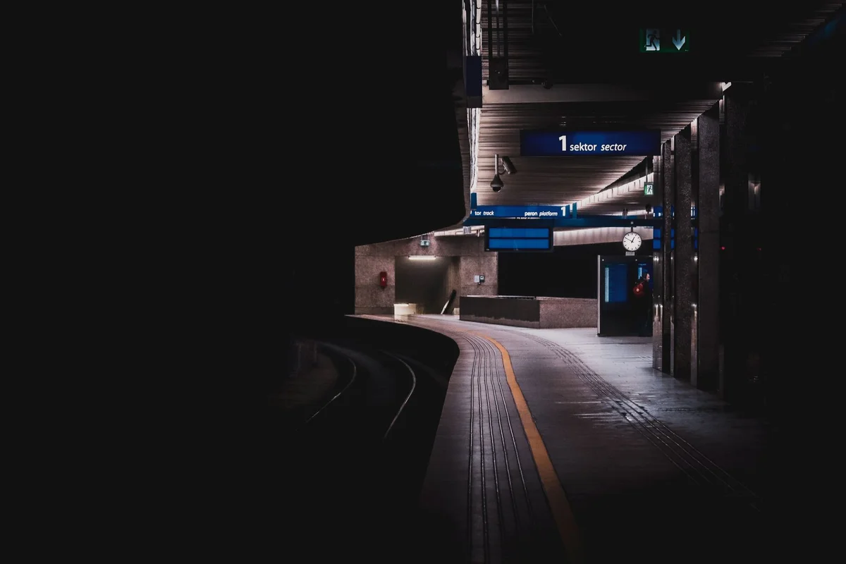 Warszawa Centralna feature