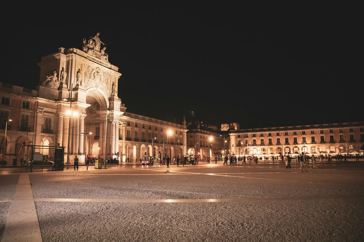 Commerce Square feature