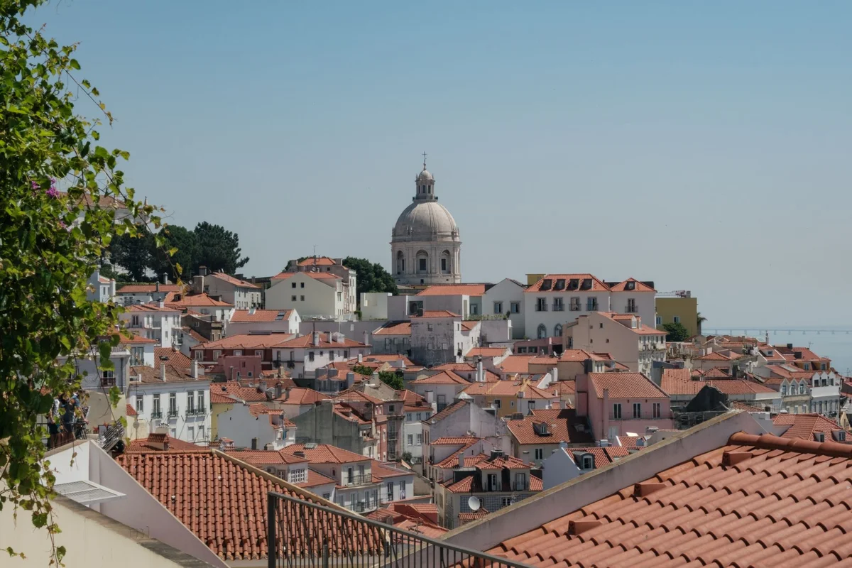 Estrela Basilica view 2