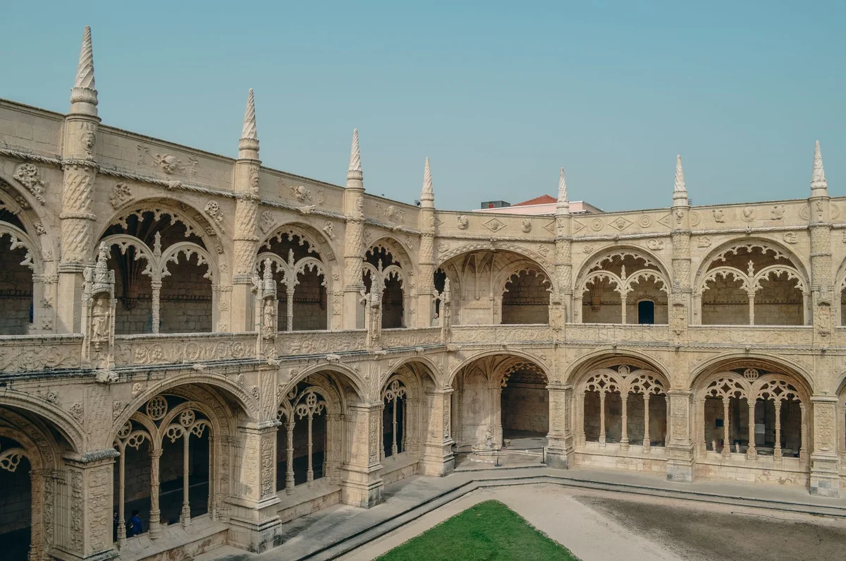 Jerónimos Monastery feature