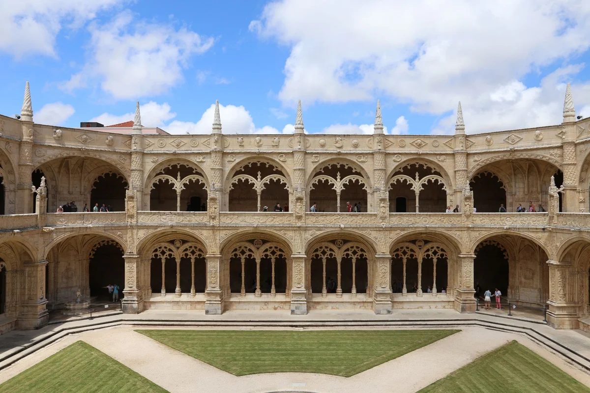 Jerónimos Monastery view 2