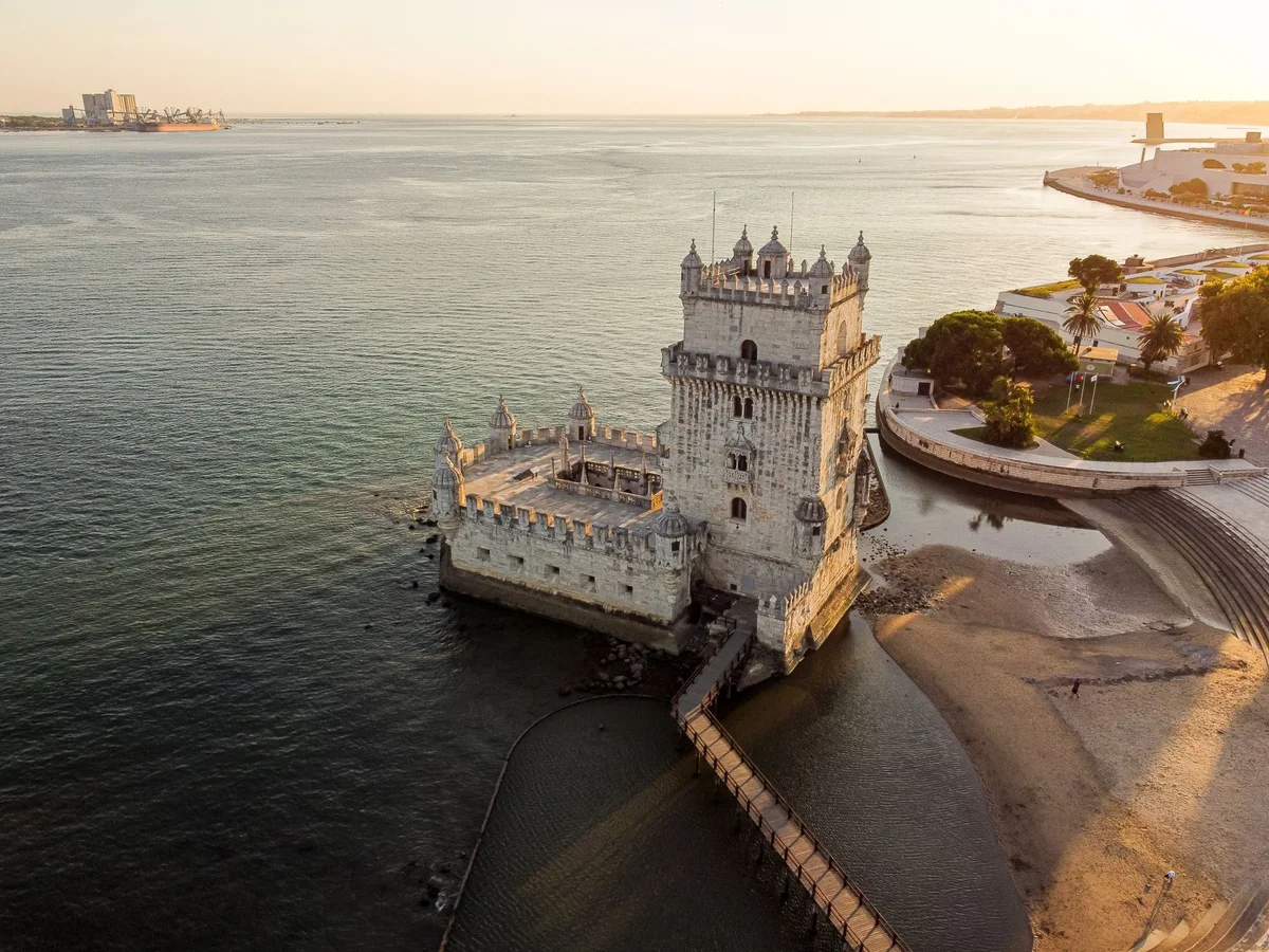 Monument of the Discoveries feature