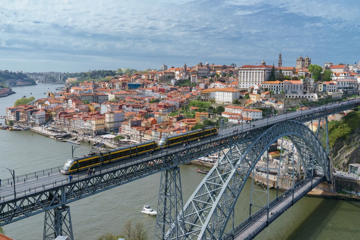 Dom Luís I Bridge view 1