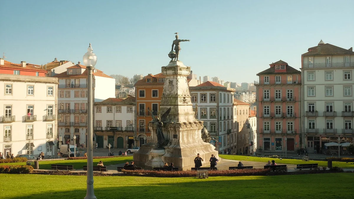 Praça Luís De Camões view 2