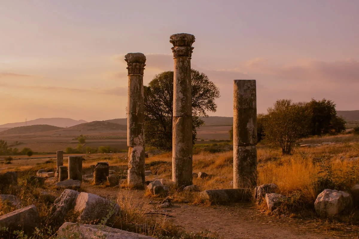 Roman Temple of Évora feature