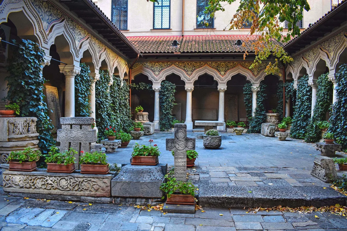 Lipscani Old Town view 1