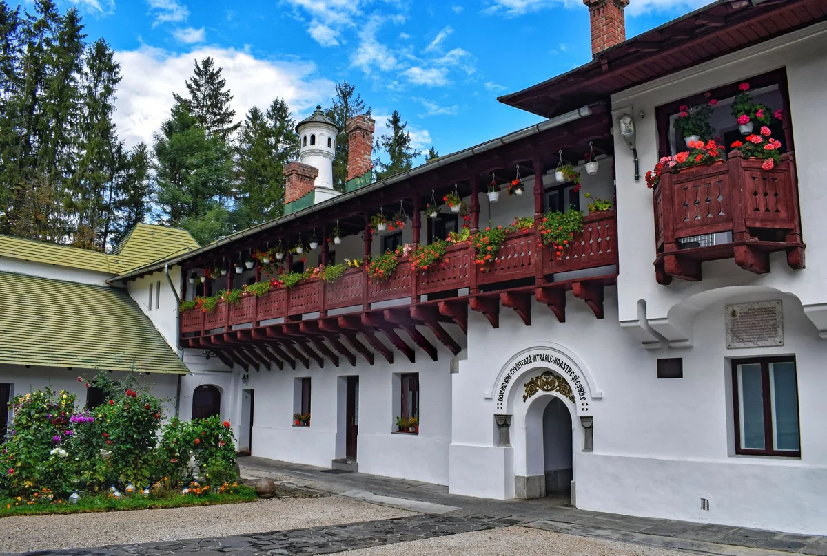 Sinaia Monastery feature