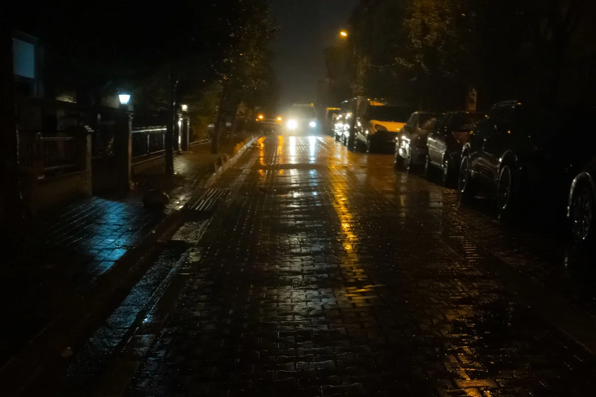 Strada Sforii view 2