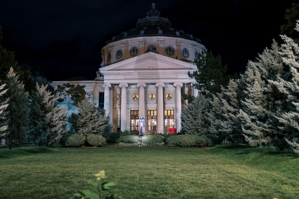 Victoriei Avenue feature