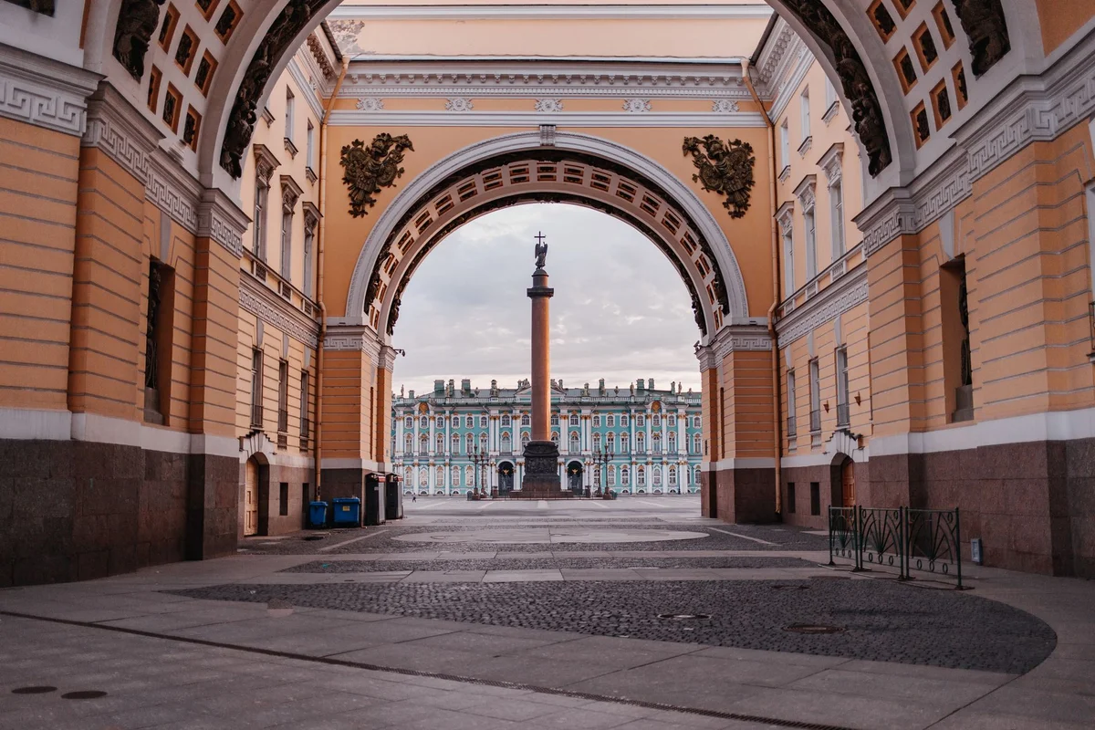 Palace Square feature