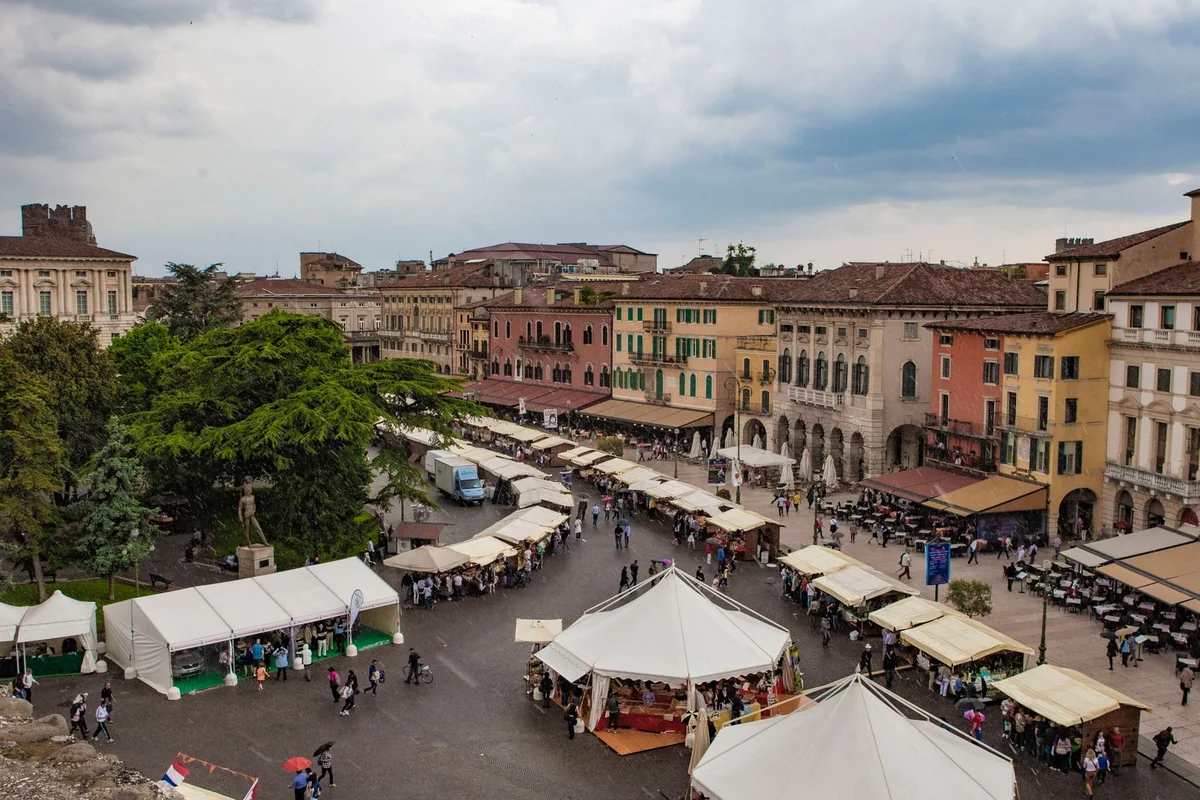 Piazzale Campo della Fiera feature