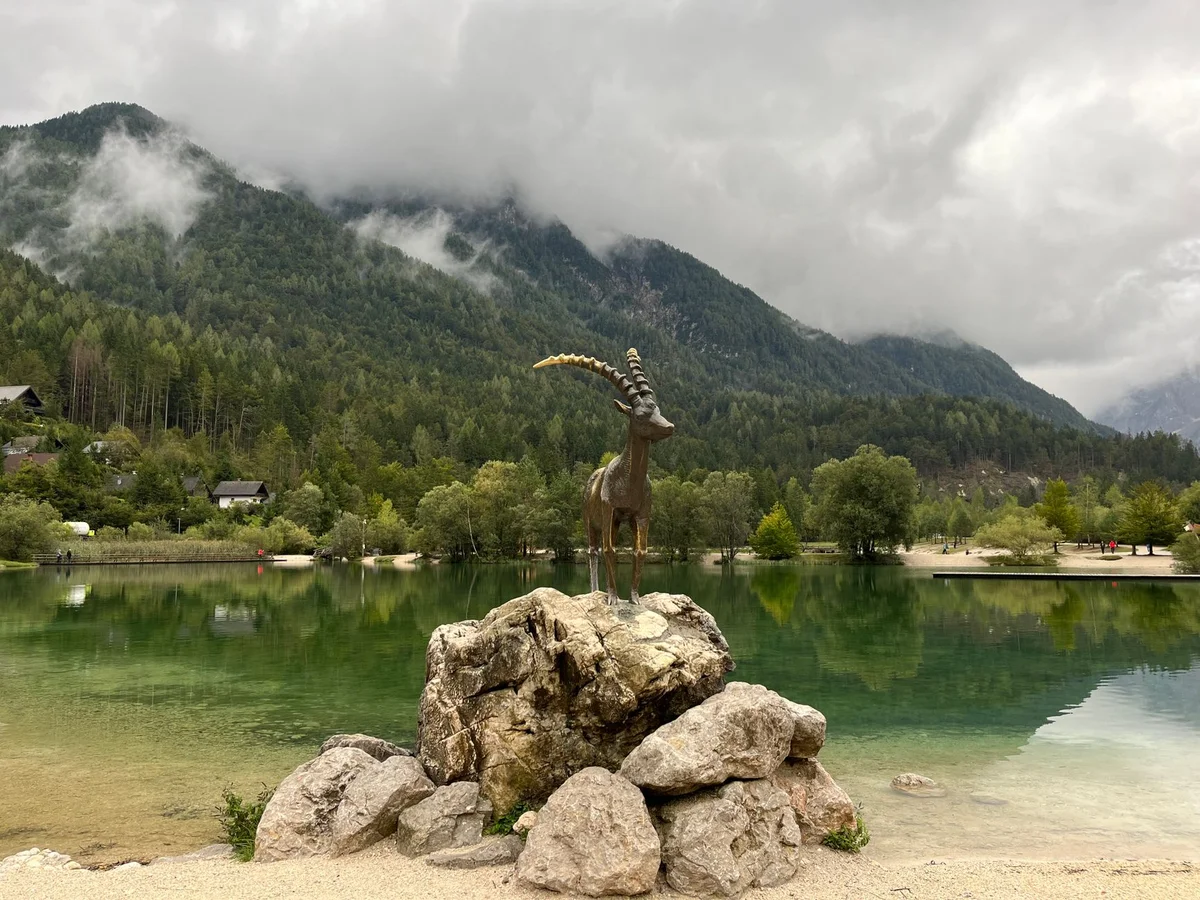 Lake Jasna feature