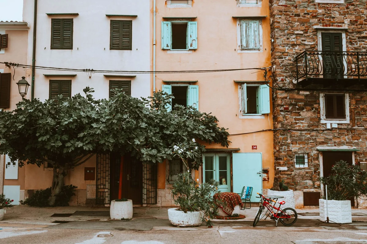 Tartini Square view 1
