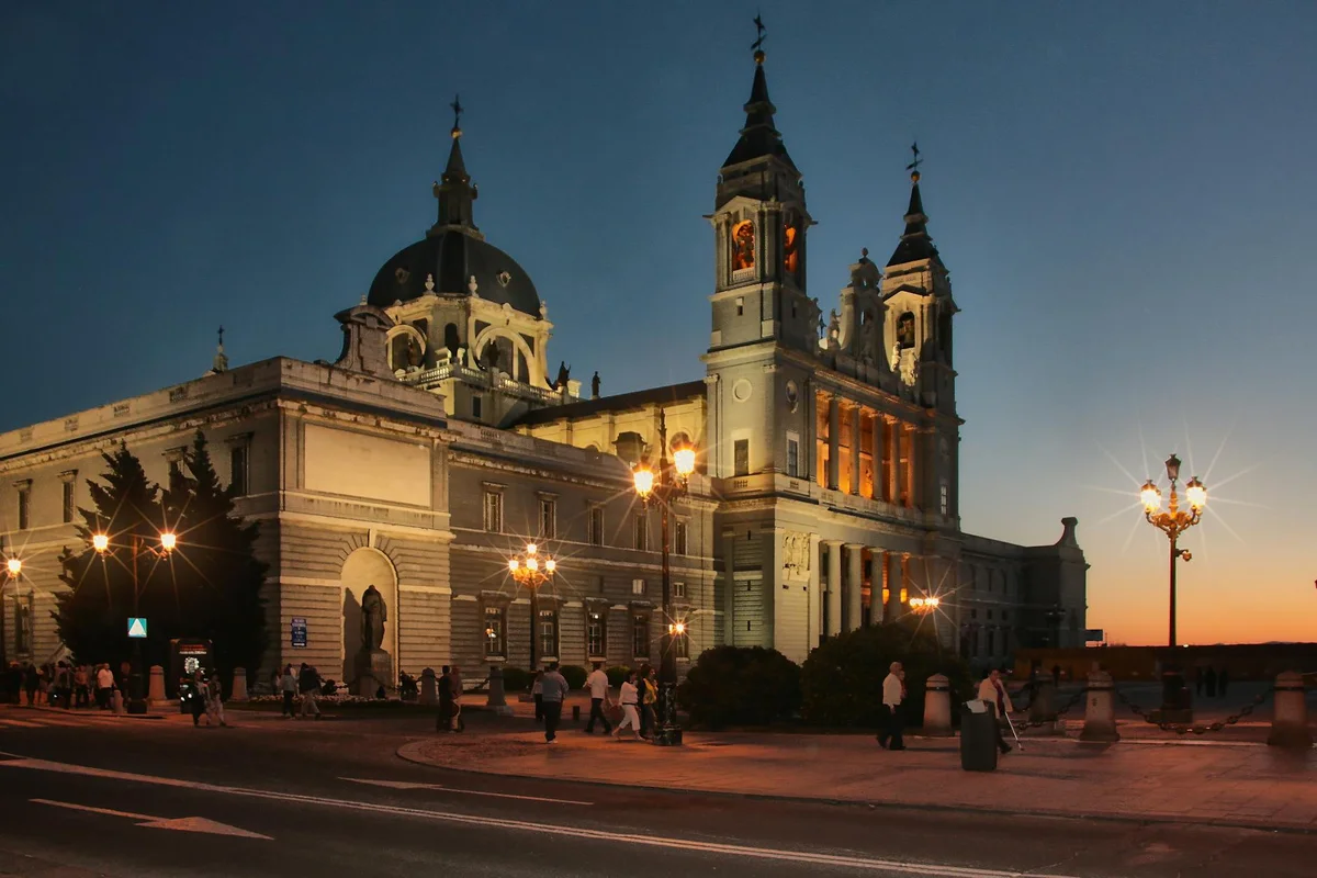 Almudena Cathedral feature