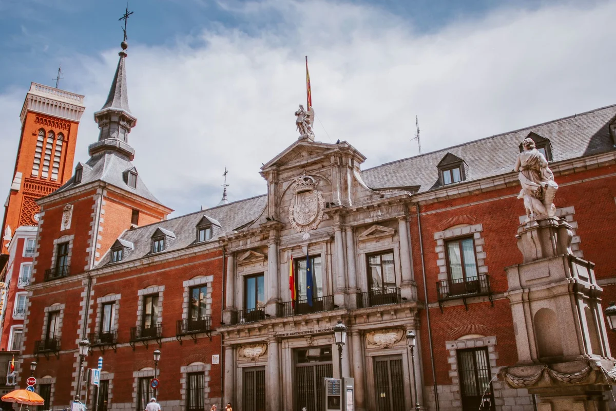 Catedral De La Almudena view 2