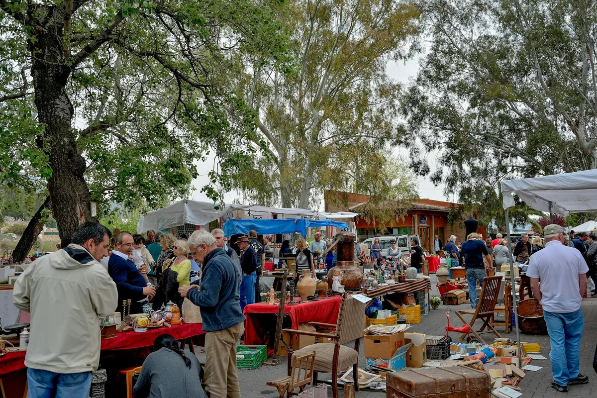 El Rastro Market view 1