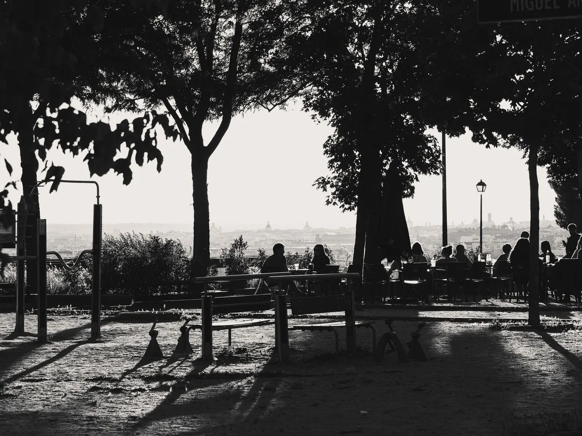 Esta Es Una Plaza view 2