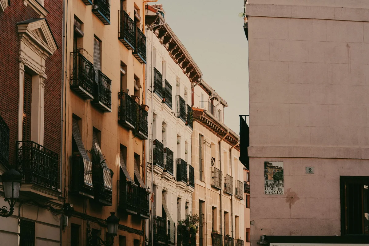 Plaça del Sol feature