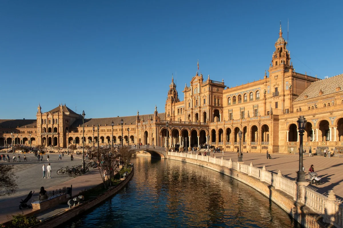Plaza De España feature