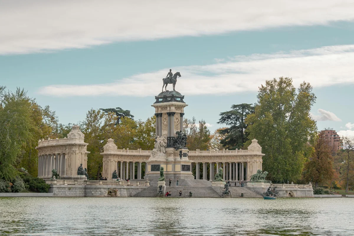 Retiro Park view 1