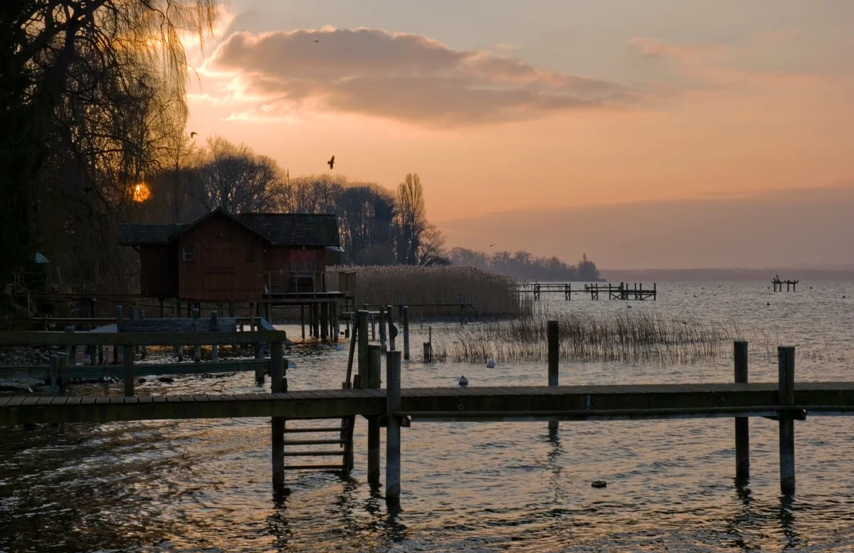 Bönigen Lakefront view 1