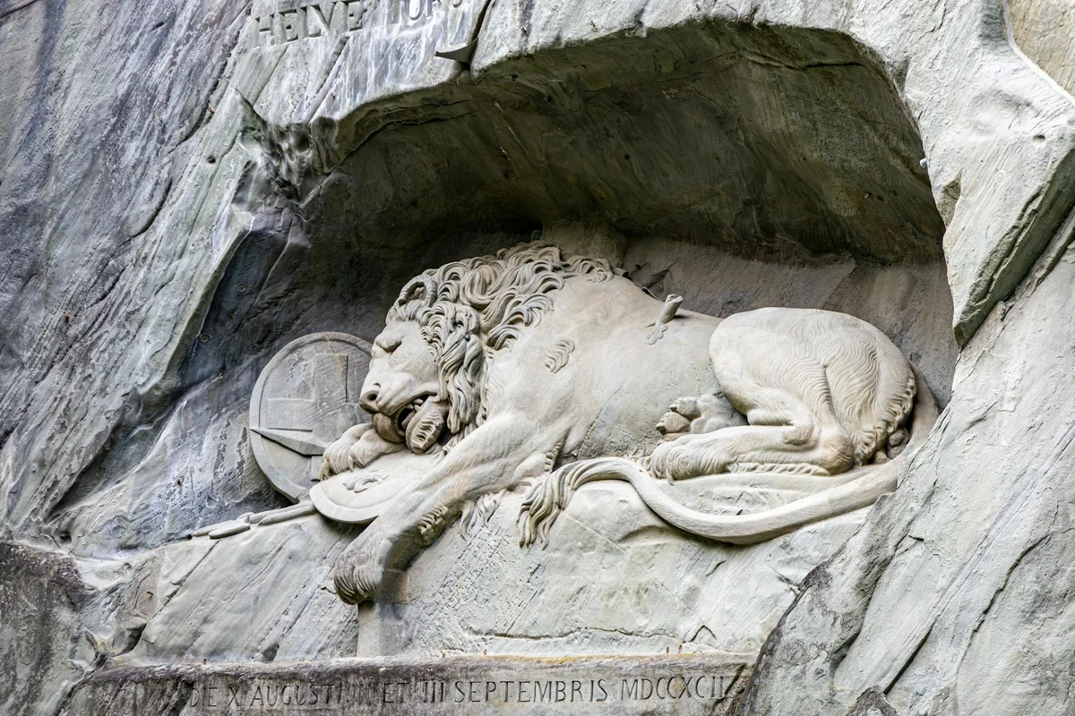 Lion Monument view 2