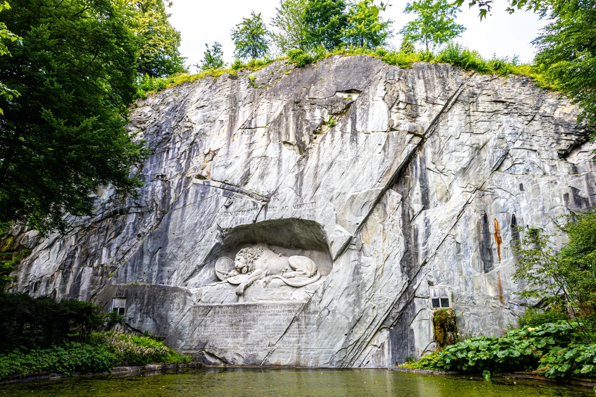 Lion Monument view 1
