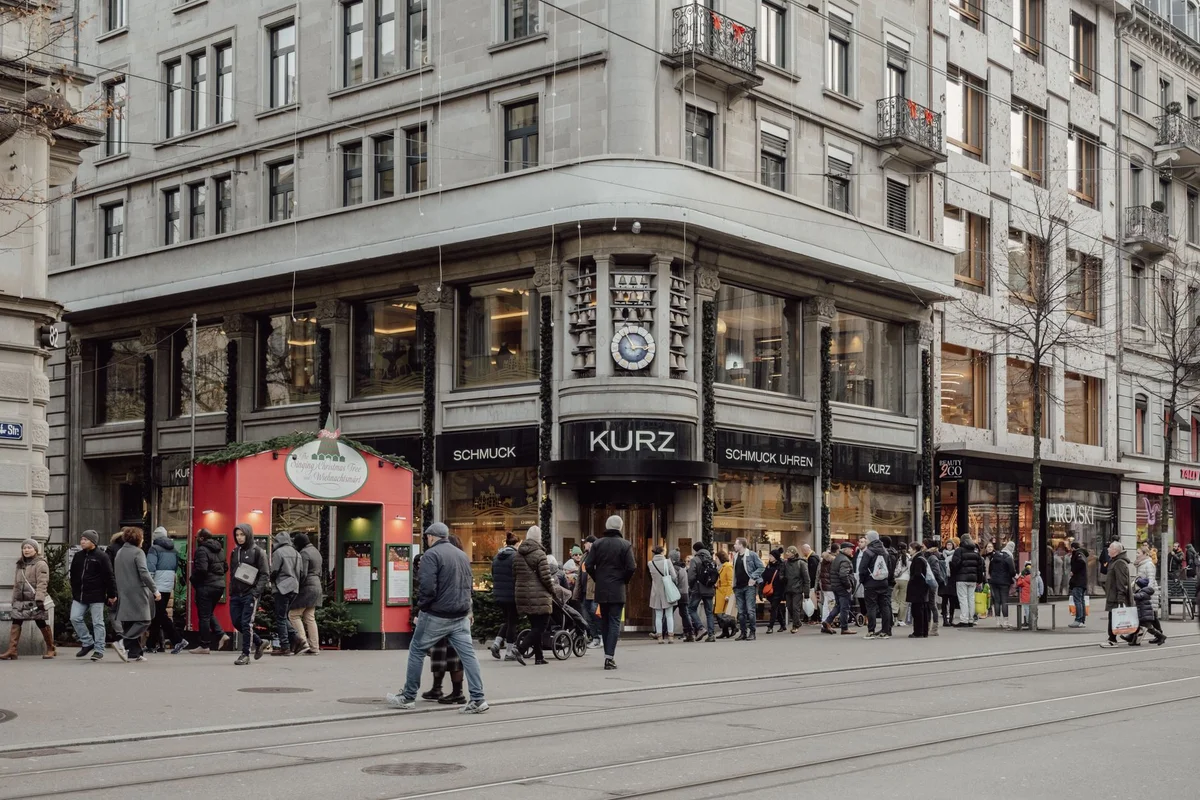 Paradeplatz feature