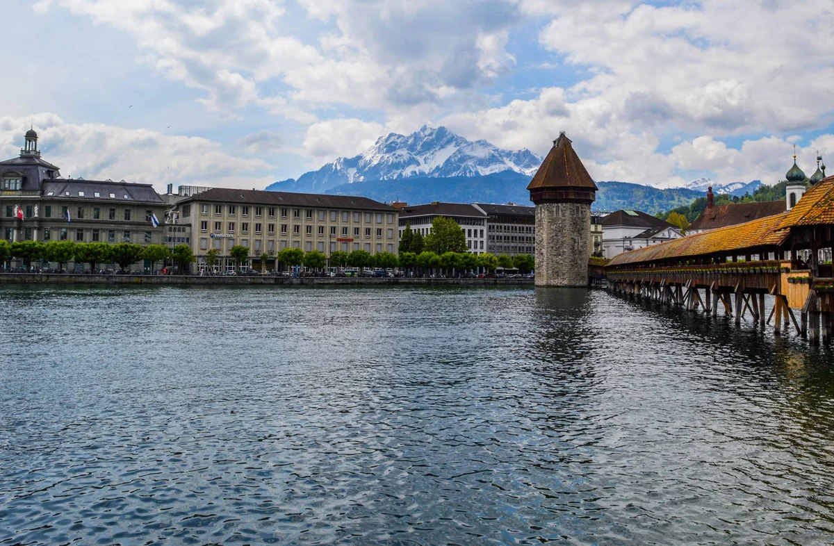 Reuss River Path view 1