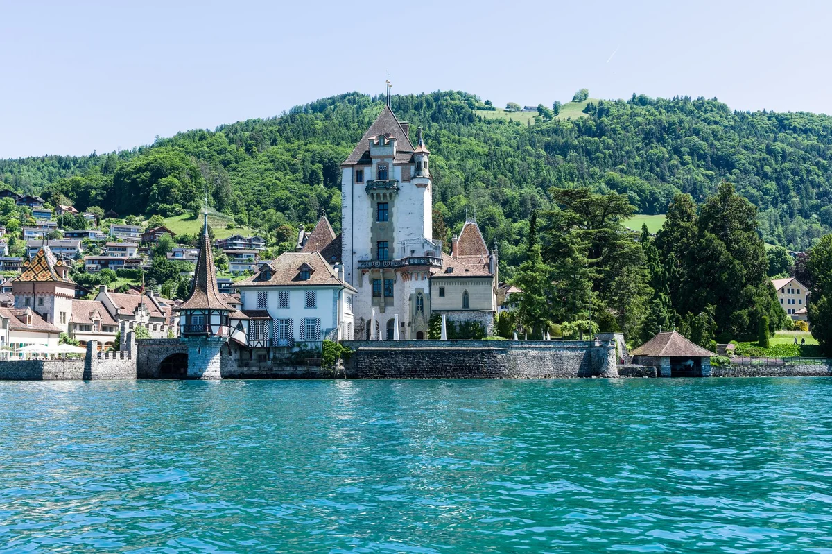 Oberhofen Castle feature