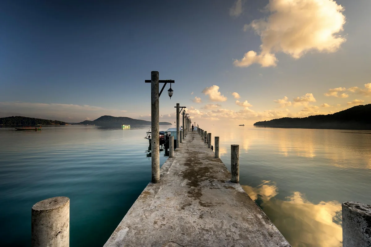Bostanlı Pier feature