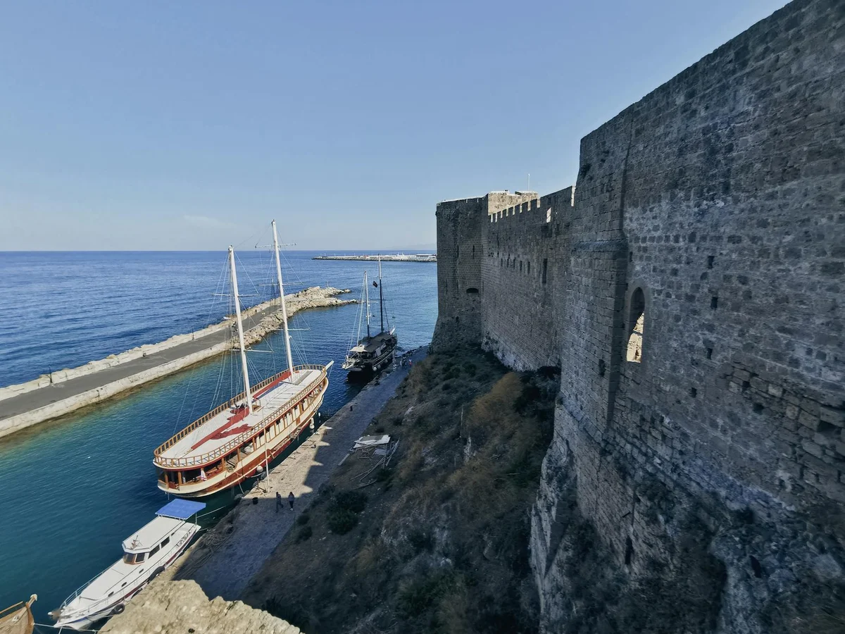 Çeşme Castle view 1