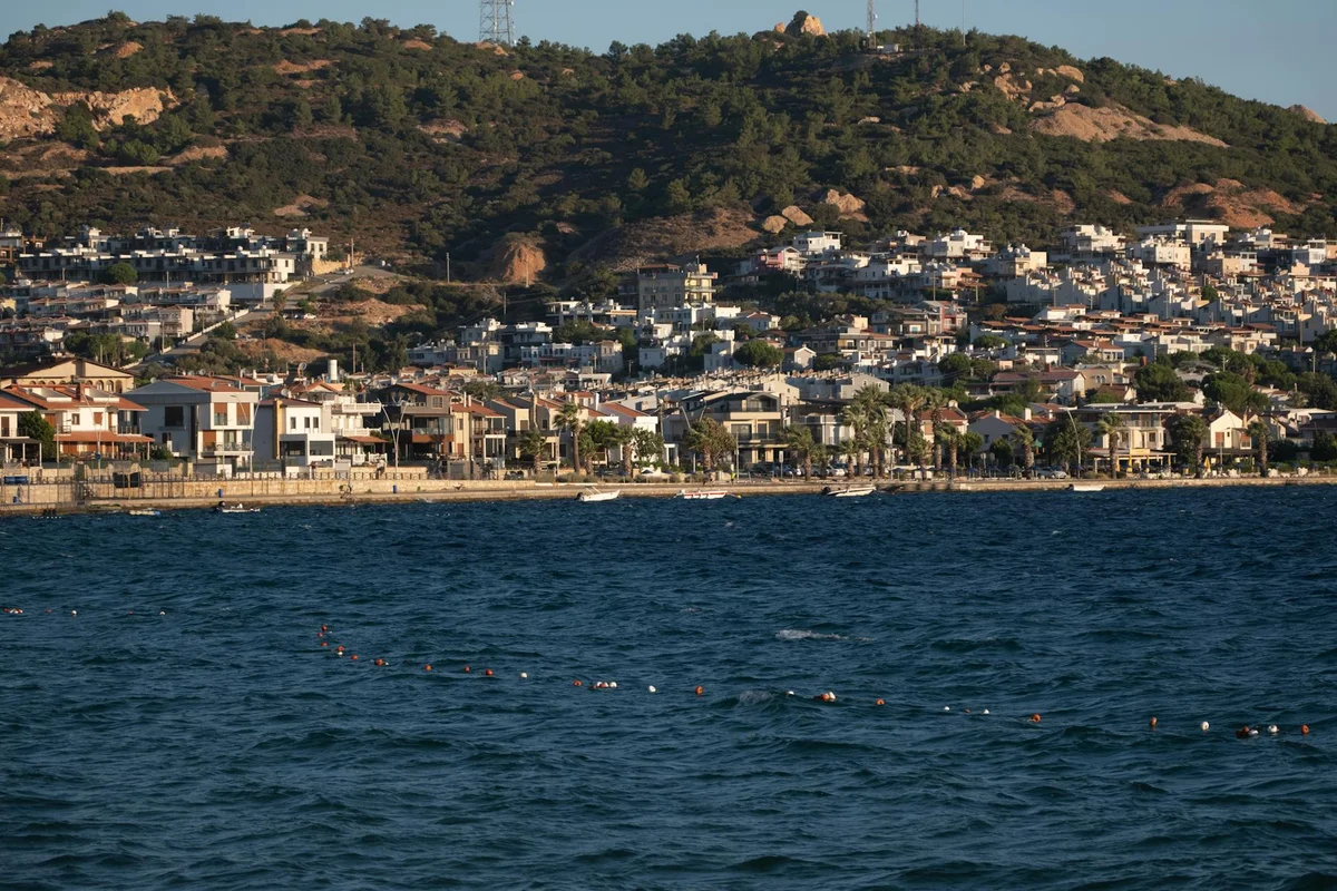 Eski Foça Old Town feature