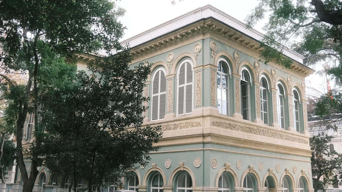 Arkas Art Center feature