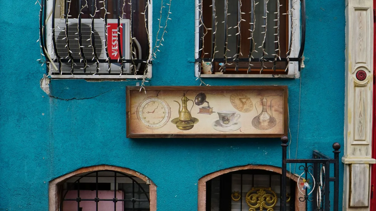 Balat Antique Auction view 2