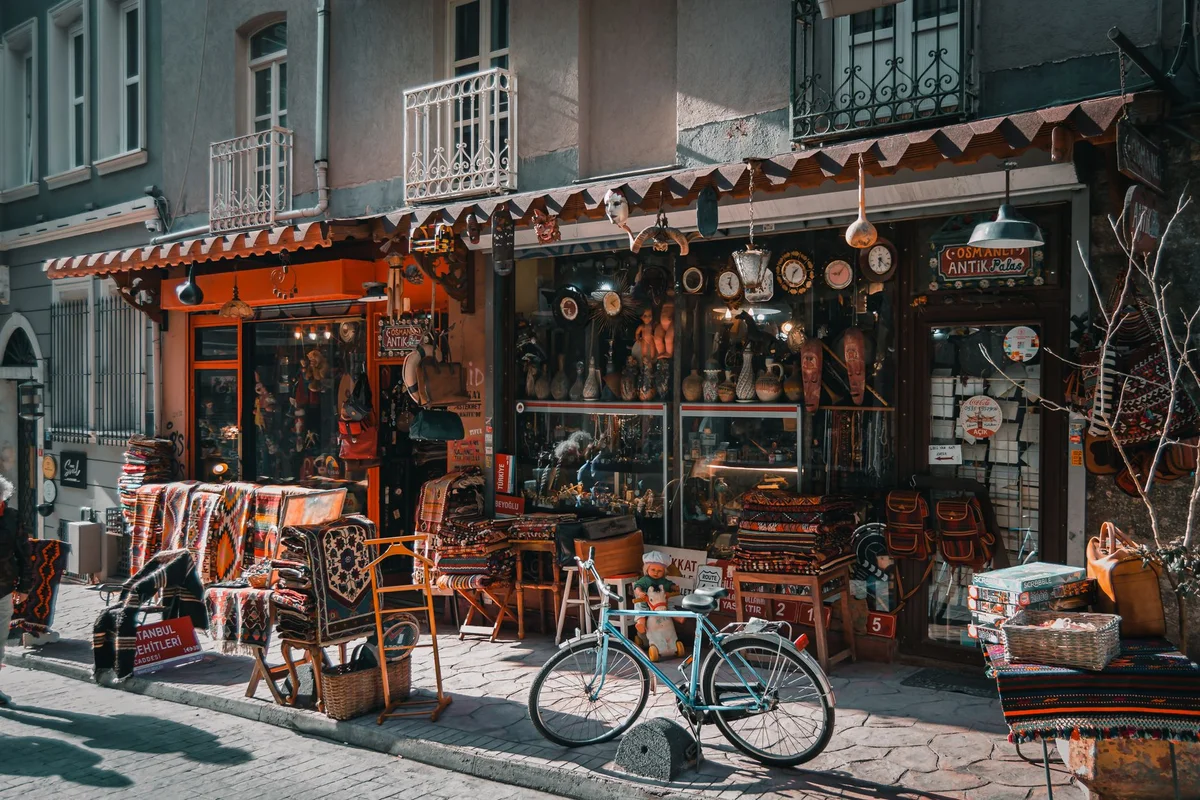 Balat Antique Auction view 1