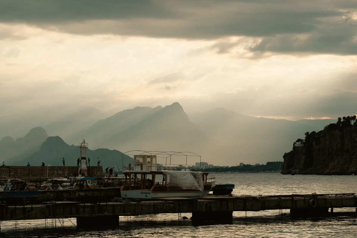 Izmir Marina feature