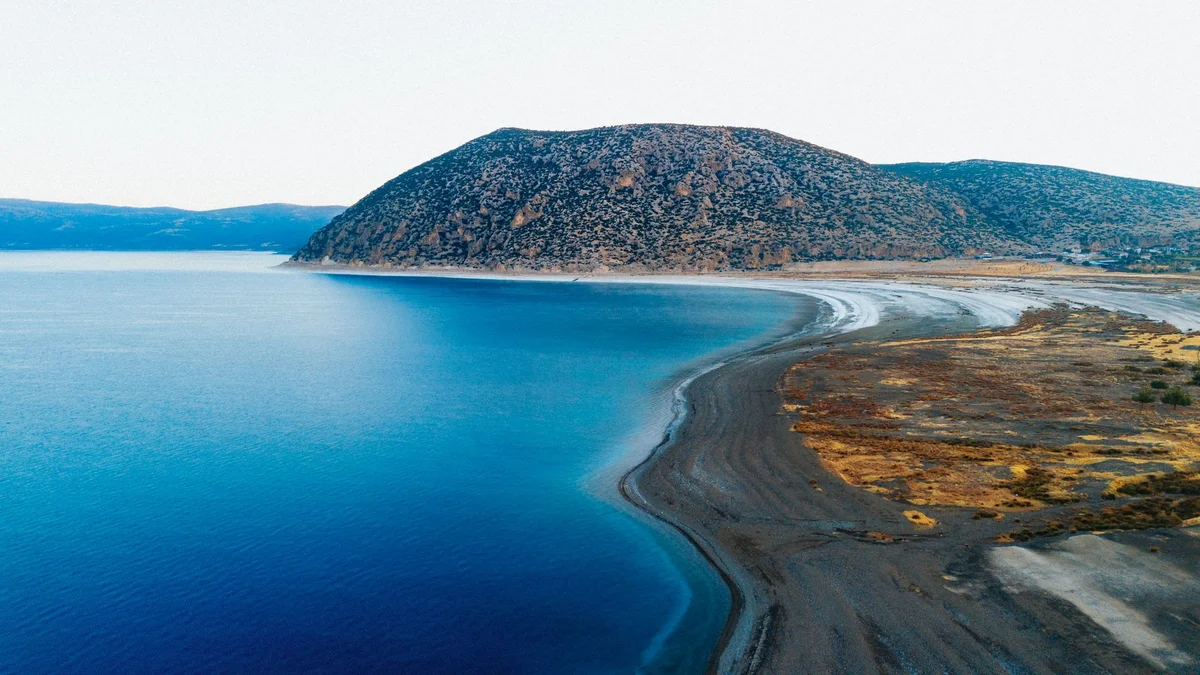 Lake Salda view 2