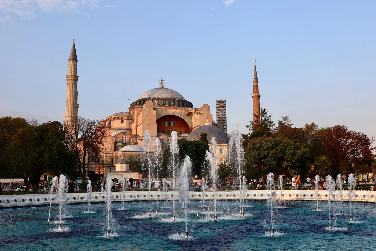 Sultanahmet Square feature