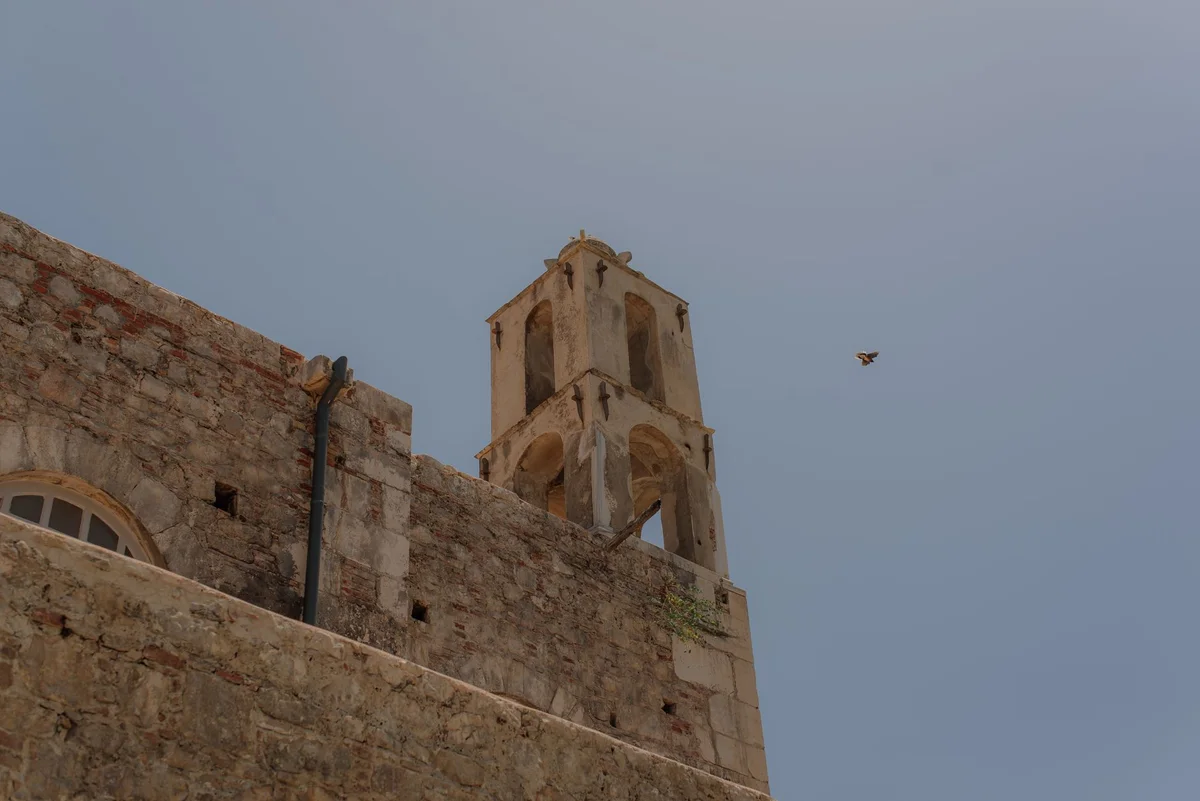 Taksiyarhis Church feature