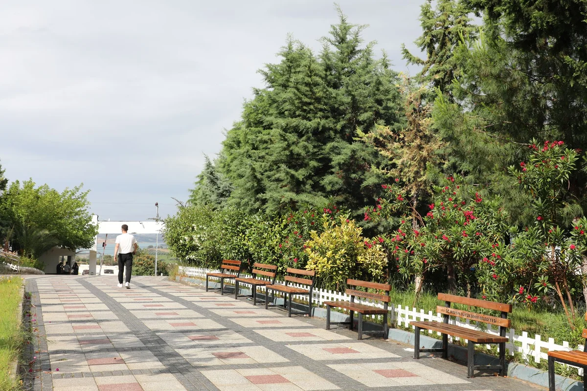 Mausoleum of Zübeyde Hanım feature