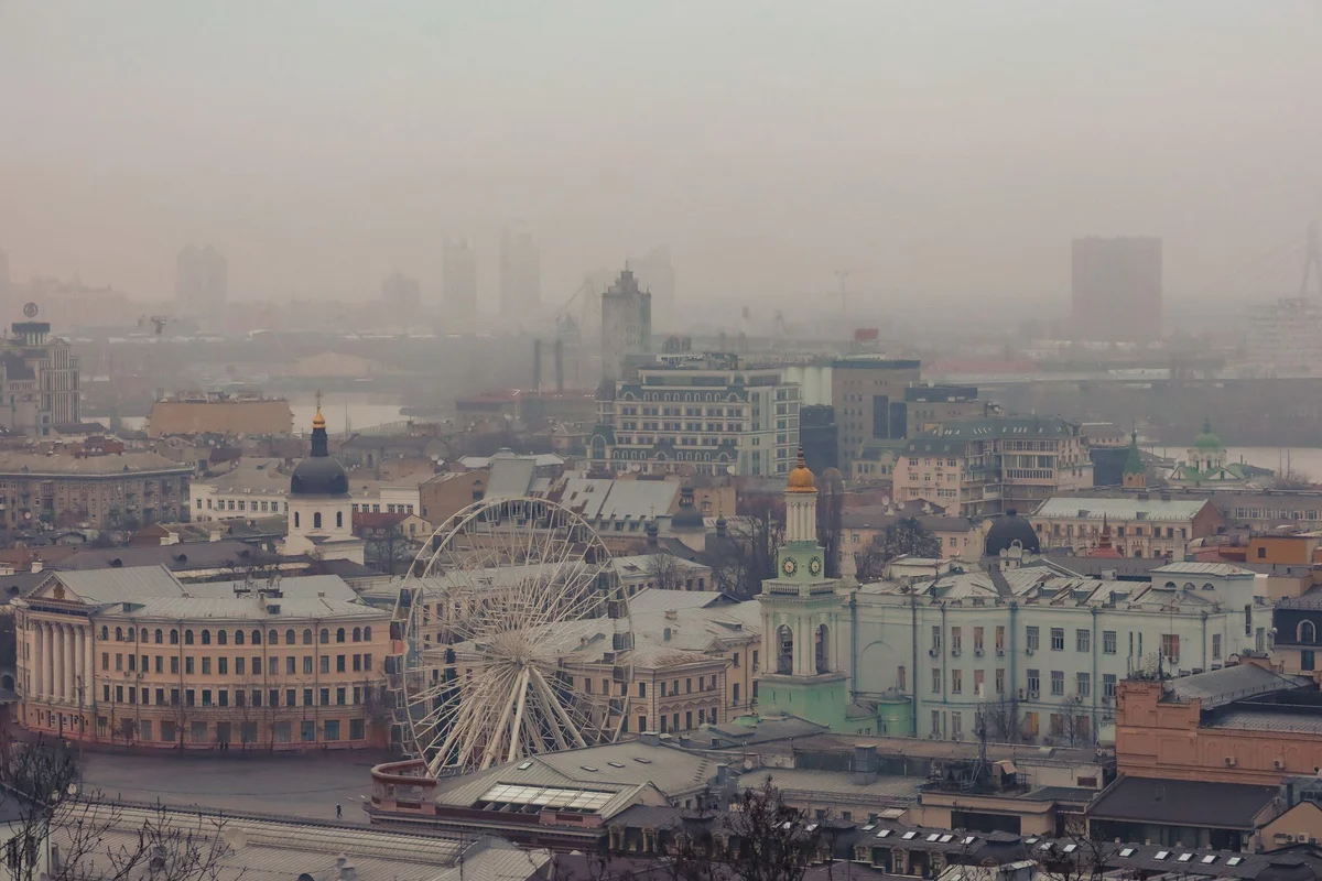 Kontraktova Square view 2