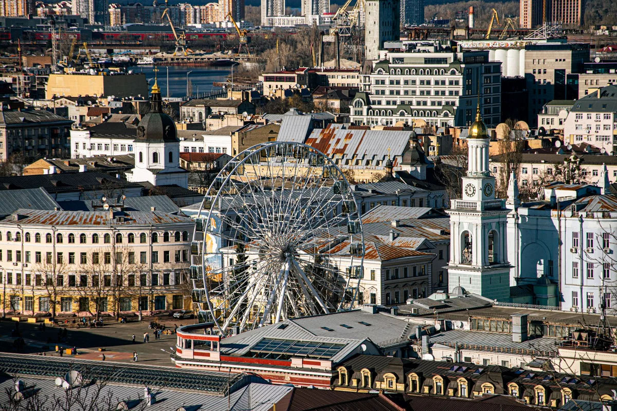 Kontraktova Square feature