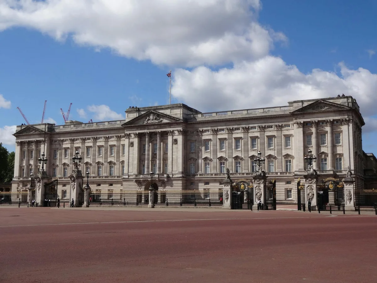 Buckingham Palace view 2